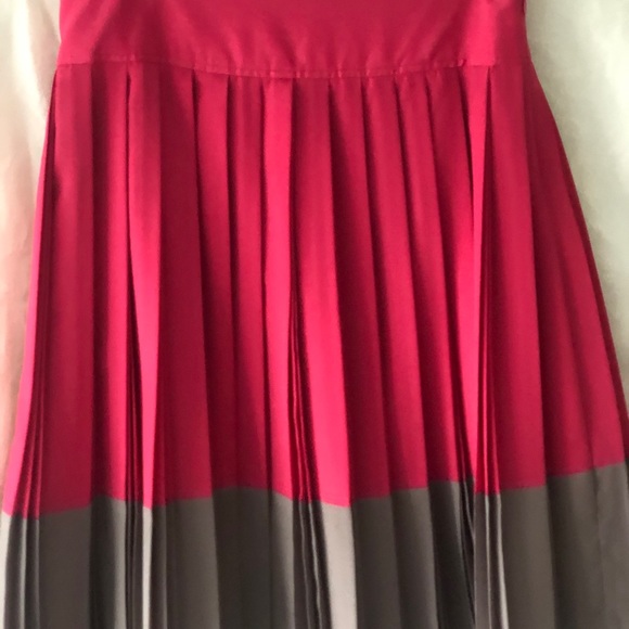 Ann Taylor Loft pleated skirt - Picture 3 of 8